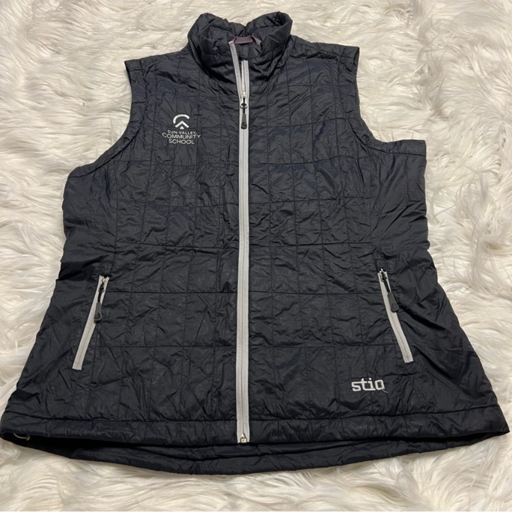 Stio Black down vest sz  XL
